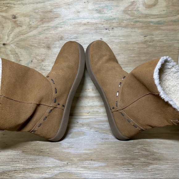 Sanuk Toasty Tails Women's Short Boots Size 10
Chestnut Faux Fur Warm Comfort - Picture 8 of 12